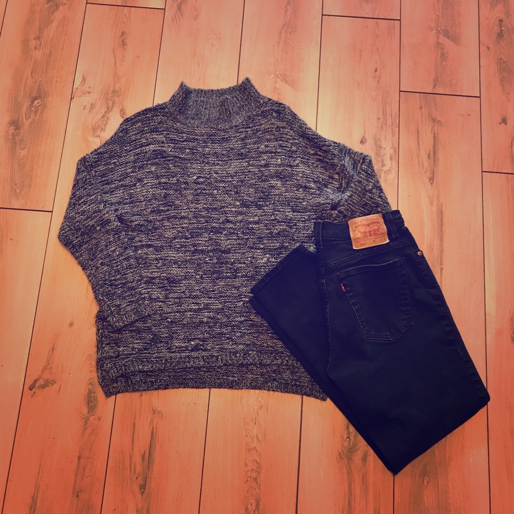 XS Cotton On Crowl Neck Sweater